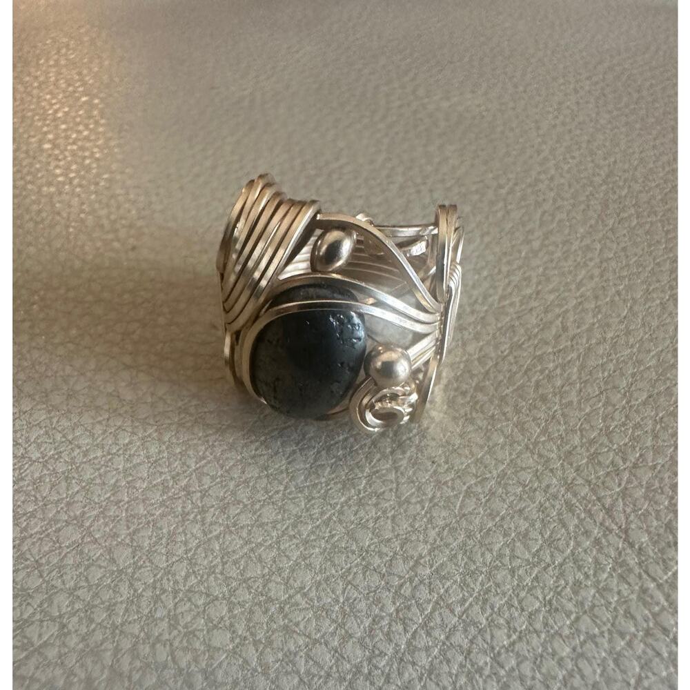 14kt Gold Filled wire with a Hematite Stone Size 6.5‎